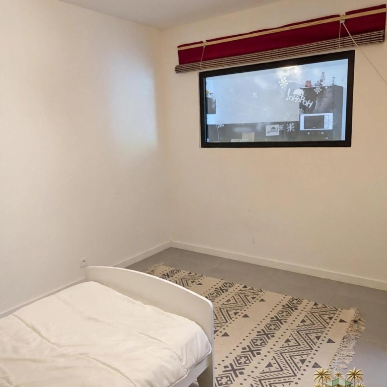 Cul-de-Sac – T3 rez-de-jardin avec jardin et petite vue mer