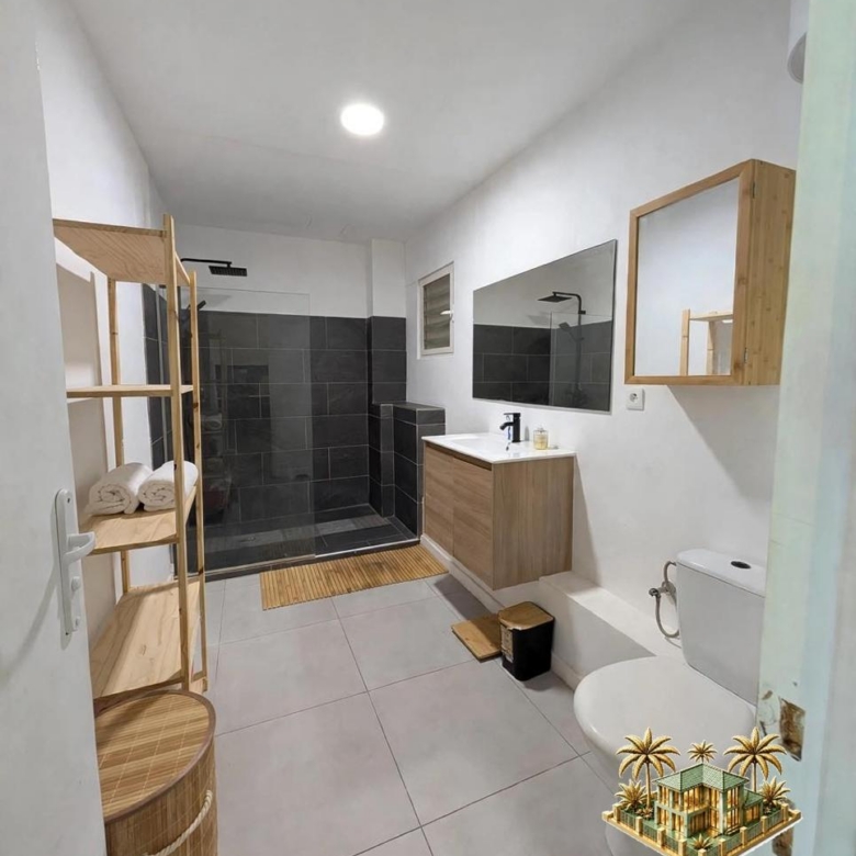 Cul-de-Sac – T3 rez-de-jardin avec jardin et petite vue mer
