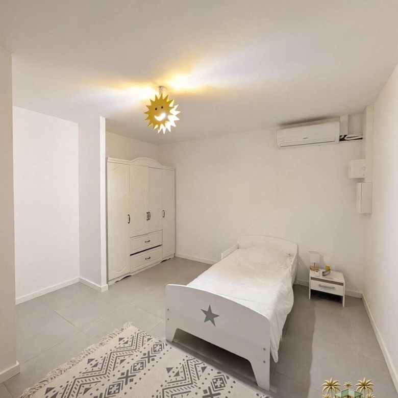Cul-de-Sac – T3 rez-de-jardin avec jardin et petite vue mer